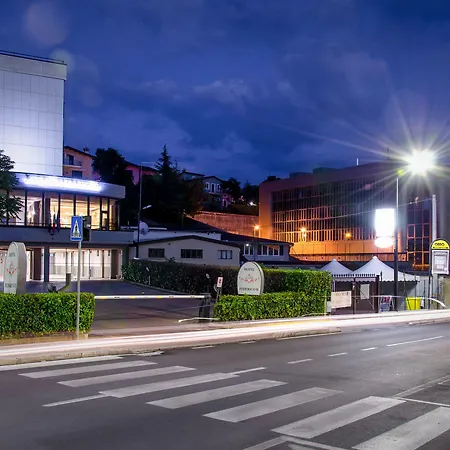 Federico Ii LʼAquila