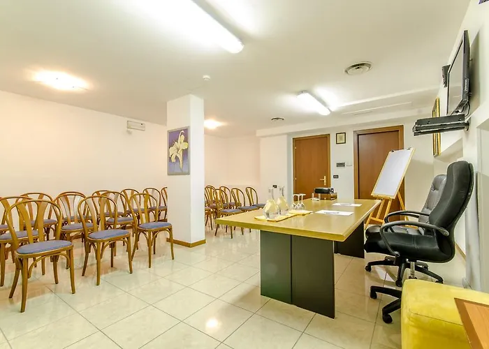 Federico Ii LʼAquila