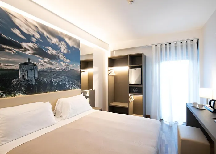 Federico Ii LʼAquila